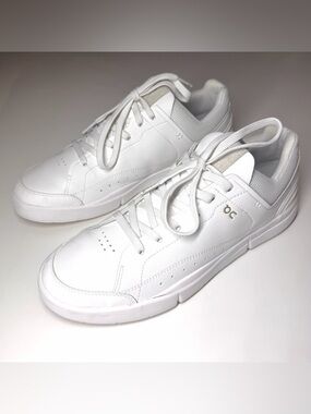 On Cloud Men’s The Roger Centre Court White Casual Sneakers Size- 10